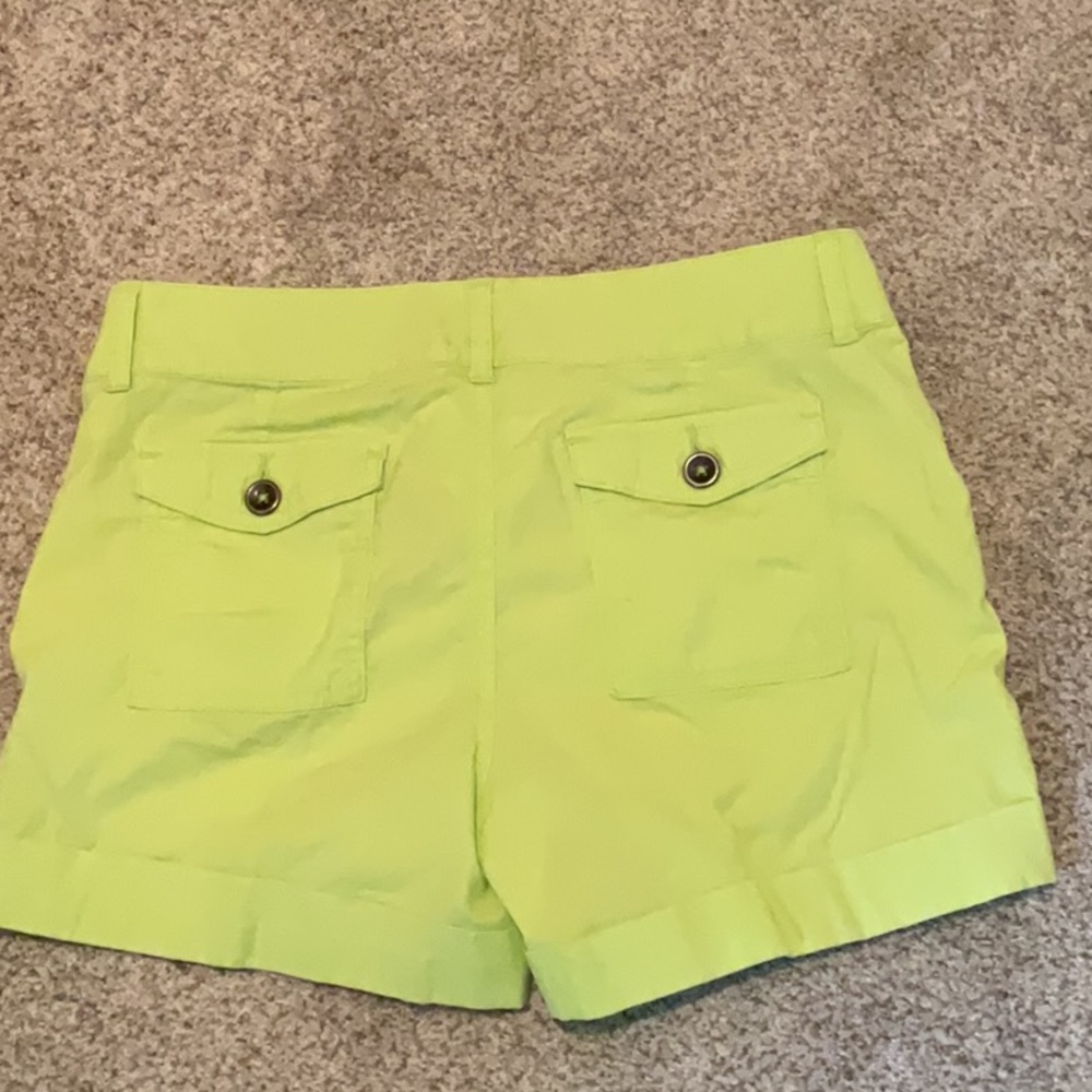a.n.a Women's Vibrant Green Cargo Shorts - Picture 3 of 4